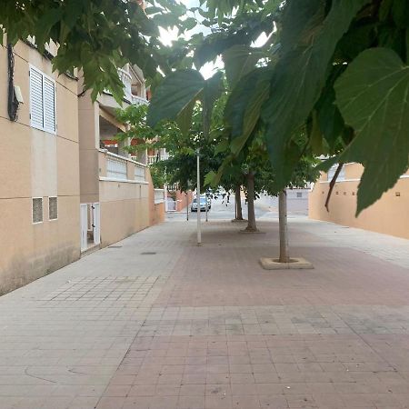 Beachfront Apartment With A Private Garden On The Ground Floor 몬코파르 외부 사진