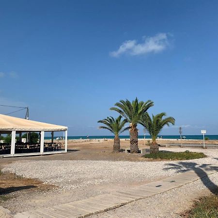 Beachfront Apartment With A Private Garden On The Ground Floor 몬코파르 외부 사진