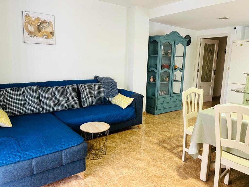 Beachfront Apartment With A Private Garden On The Ground Floor 몬코파르 외부 사진