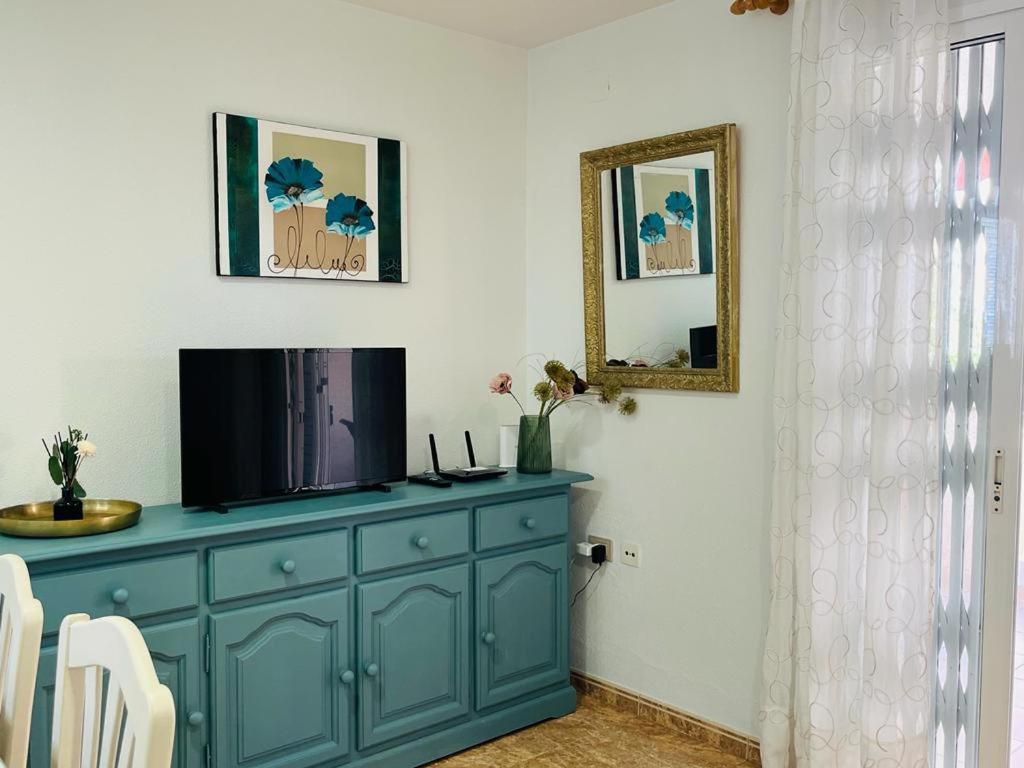 Beachfront Apartment With A Private Garden On The Ground Floor 몬코파르 외부 사진