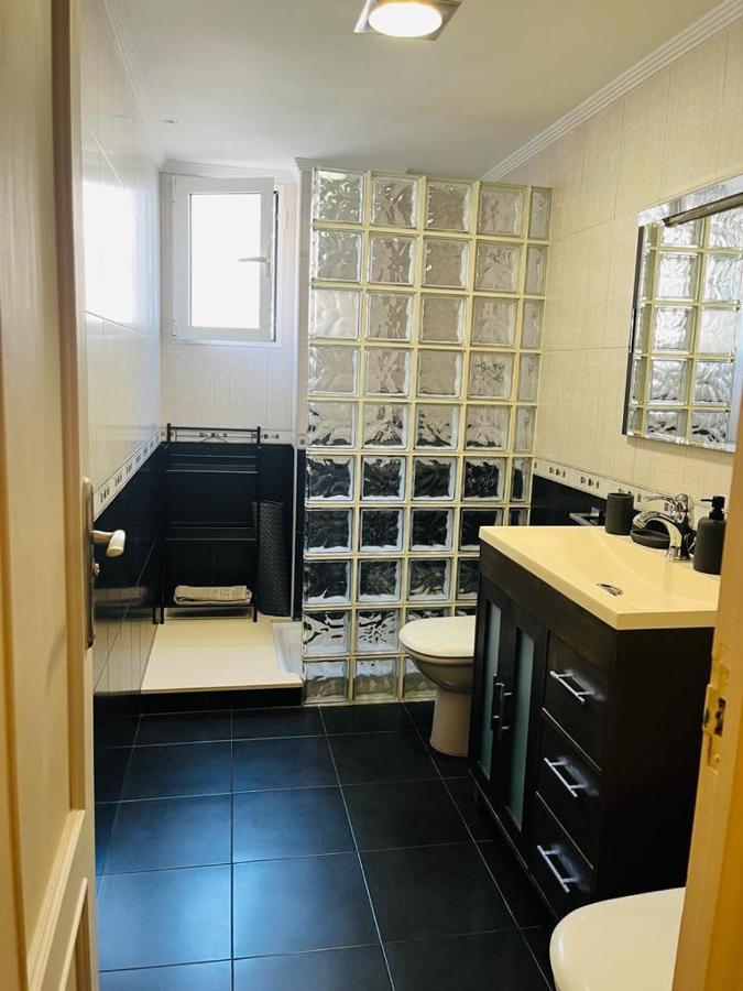 Beachfront Apartment With A Private Garden On The Ground Floor 몬코파르 외부 사진
